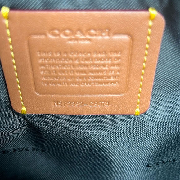 Coach Dalton 31 With Coach Badge Gold/Salt Black - Picture 10 of 16